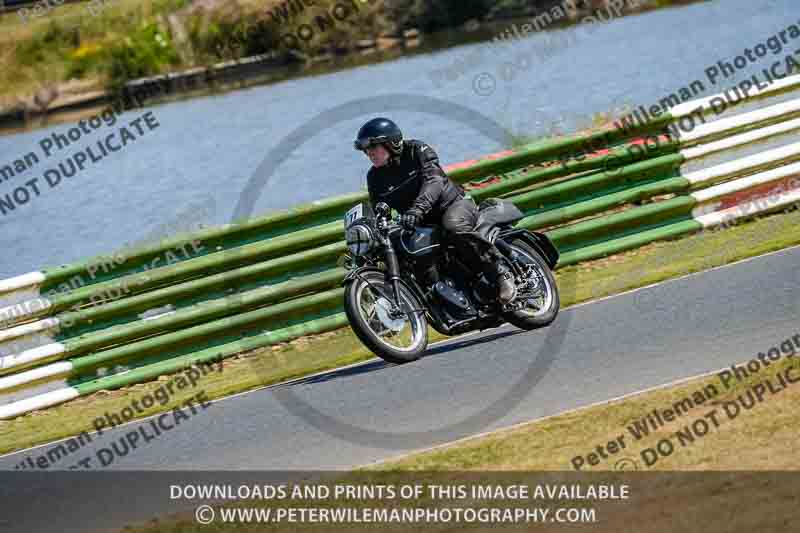 Vintage motorcycle club;eventdigitalimages;mallory park;mallory park trackday photographs;no limits trackdays;peter wileman photography;trackday digital images;trackday photos;vmcc festival 1000 bikes photographs